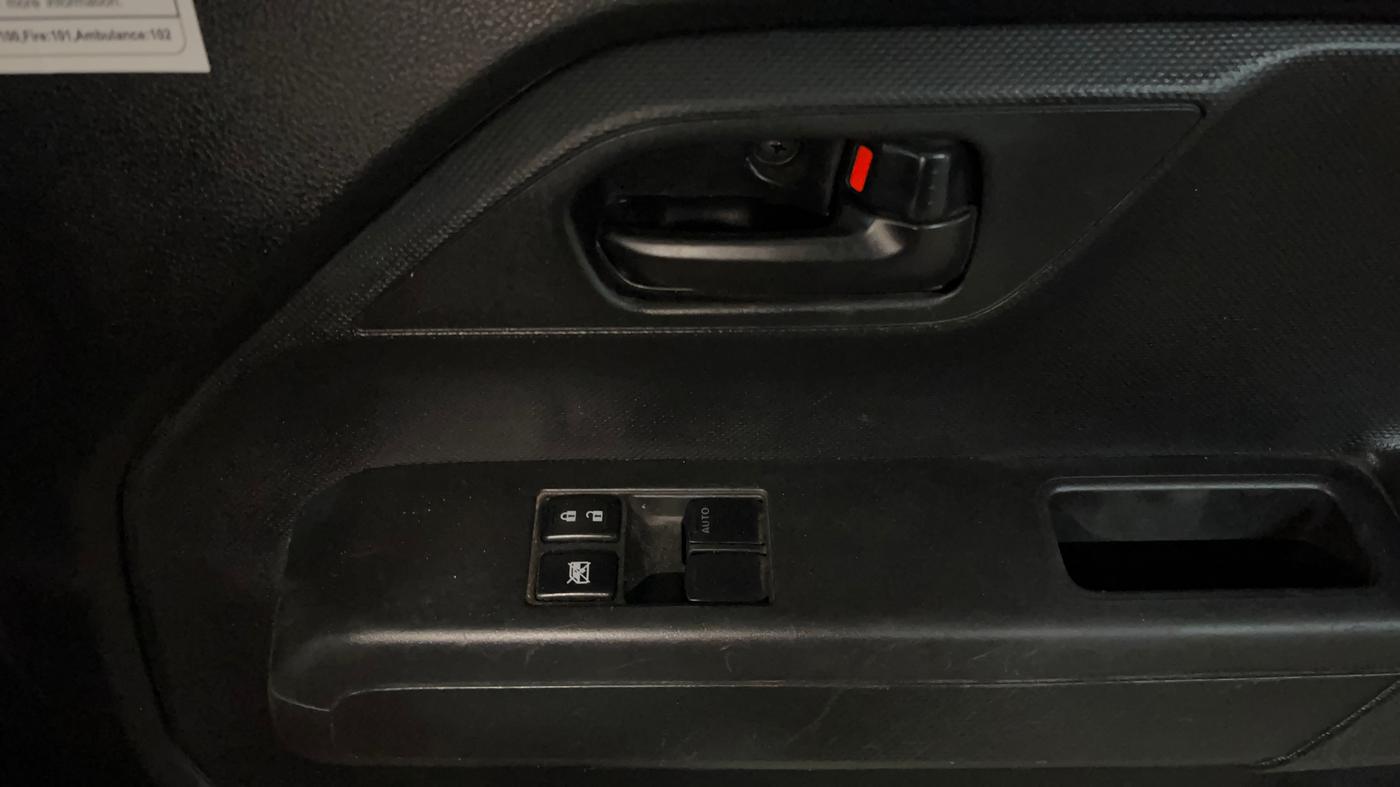 2023 Maruti New Wagon-R LXI CNG 1.0, CNG, Manual, 33,152 km, Driver Side Door Panels Control