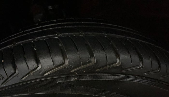 2023 Maruti New Wagon-R LXI CNG 1.0, CNG, Manual, 33,152 km, Left Front Tyre Tread