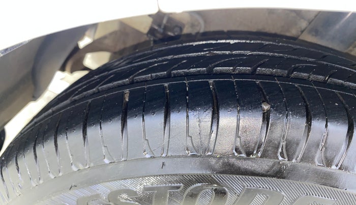 2017 Hyundai Grand i10 SPORTZ (O) 1.2 KAPPA VTVT, Petrol, Manual, 38,846 km, Right Rear Tyre Tread