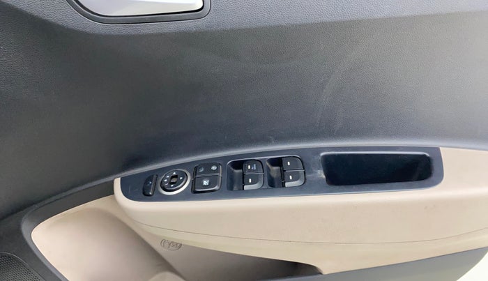 2017 Hyundai Grand i10 SPORTZ (O) 1.2 KAPPA VTVT, Petrol, Manual, 38,846 km, Driver Side Door Panels Control