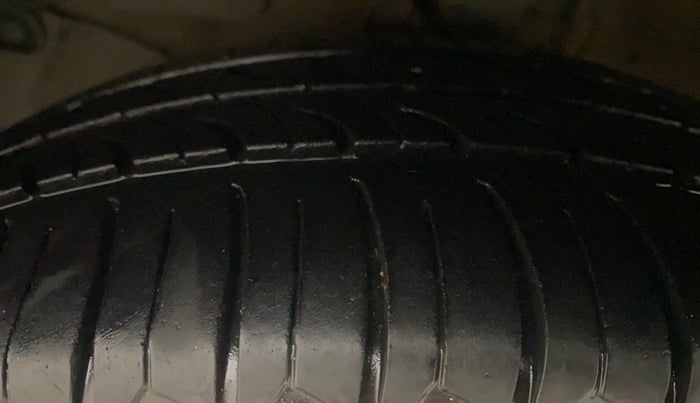 2016 Honda Amaze 1.2L I-VTEC SX, Petrol, Manual, 77,809 km, Left Front Tyre Tread