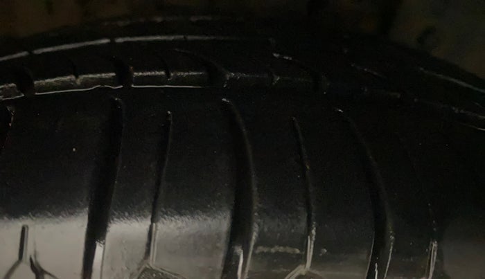 2016 Honda Amaze 1.2L I-VTEC SX, Petrol, Manual, 77,809 km, Right Front Tyre Tread