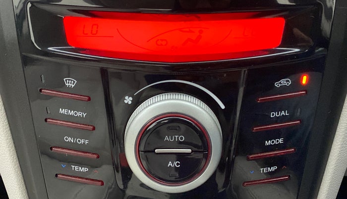 2021 Mahindra XUV300 1.2 W8 OPT, Petrol, Manual, 3,154 km, Automatic Climate Control