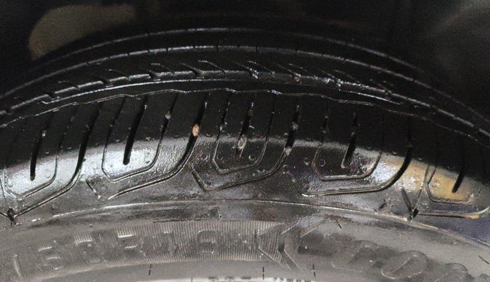 2017 Ford Ecosport TITANIUM 1.5L DIESEL, Diesel, Manual, 76,054 km, Right Front Tyre Tread