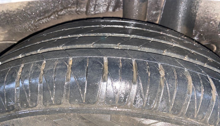 2020 KIA SONET HTX 1.0 IMT, Petrol, Manual, 51,102 km, Left Rear Tyre Tread