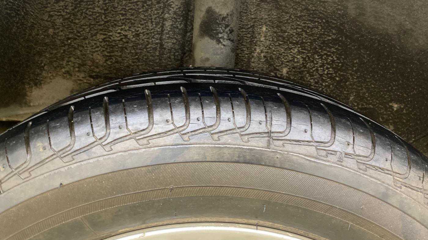2016 Toyota Etios VX, Petrol, Manual, 26,865 km, Right Rear Tyre Tread