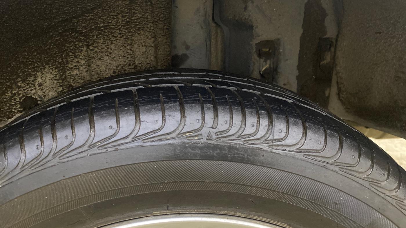 2016 Toyota Etios VX, Petrol, Manual, 26,865 km, Left Rear Tyre Tread