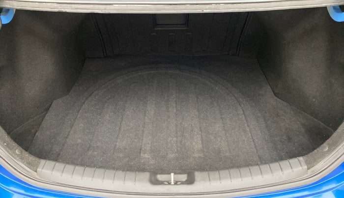 2017 Hyundai New Elantra 2.0 SX AT PETROL, Petrol, Automatic, 52,810 km, Boot Inside
