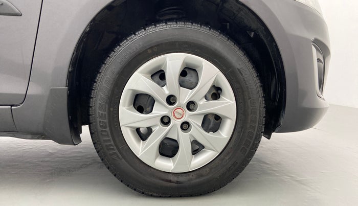 2017 Maruti Swift VXI D, Petrol, Manual, 17,149 km, Right Front Wheel