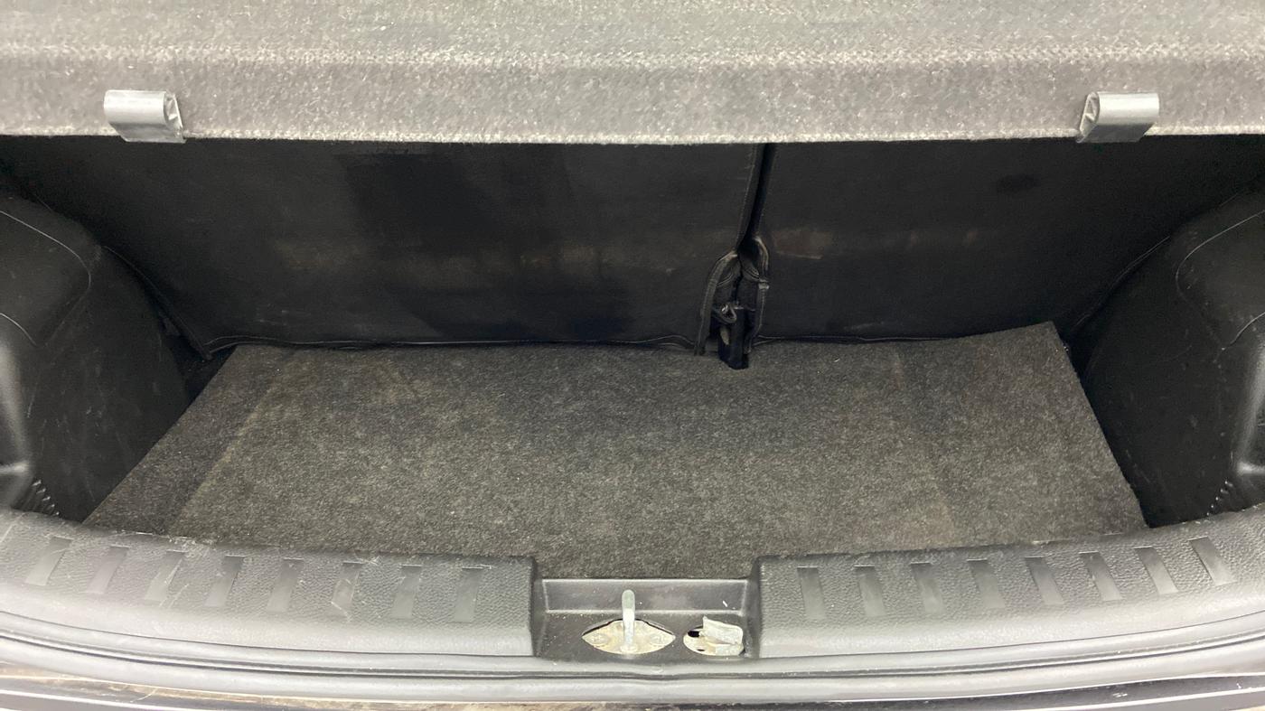 2017 Maruti Swift VXI D, Petrol, Manual, 17,149 km, Boot Inside