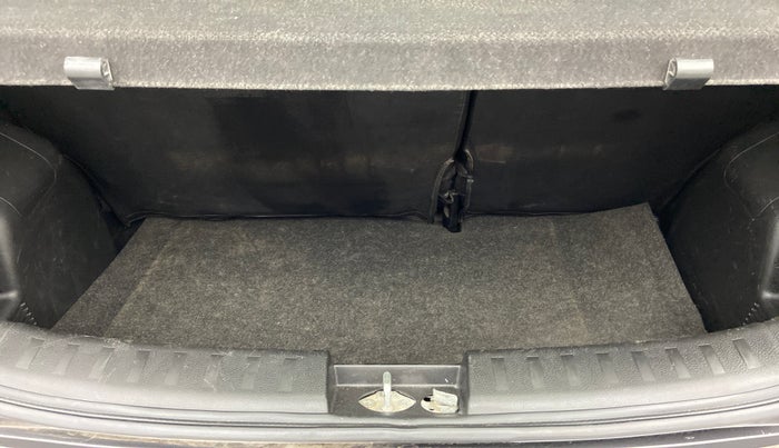 2017 Maruti Swift VXI D, Petrol, Manual, 17,149 km, Boot Inside