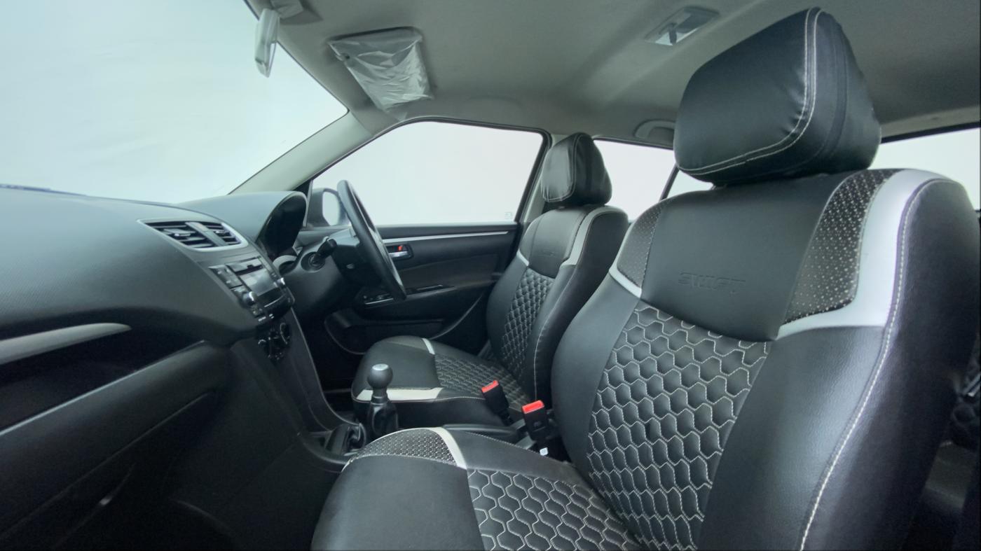 2017 Maruti Swift VXI D, Petrol, Manual, 17,149 km, Right Side Front Door Cabin