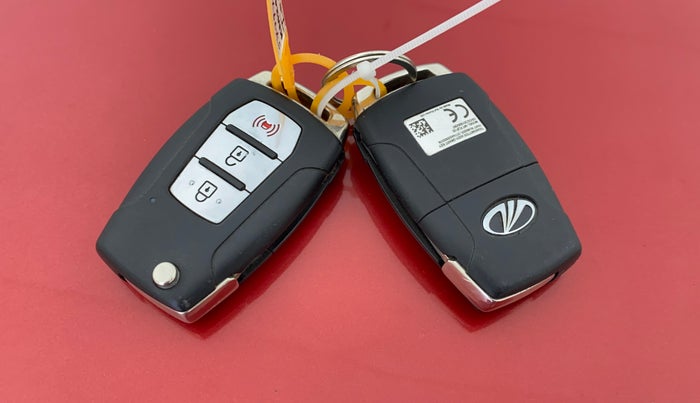 2019 Mahindra XUV300 W8 1.5 DIESEL, Diesel, Manual, 94,072 km, Key Close Up