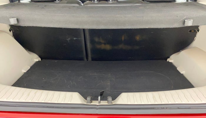 2019 Mahindra XUV300 W8 1.5 DIESEL, Diesel, Manual, 94,072 km, Boot Inside