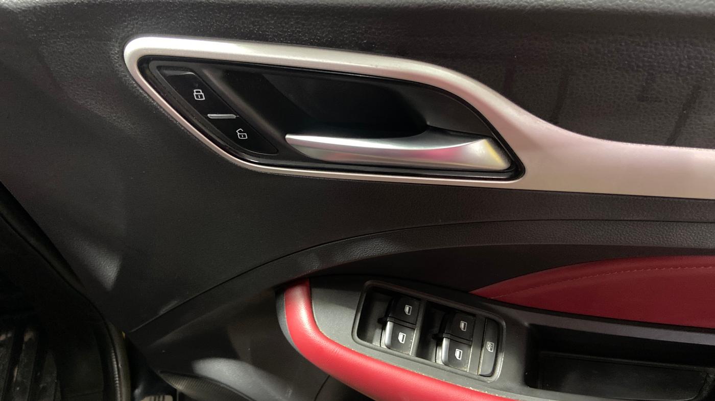 2023 MG ASTOR SAVVY 1.3 TURBO AT S RED, Petrol, Automatic, 29,236 km, Driver Side Door Panels Control