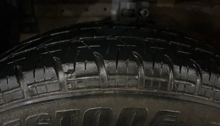 2017 Maruti Swift LXI (O), Petrol, Manual, 41,236 km, Left Front Tyre Tread