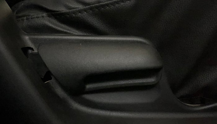 2017 Maruti Swift LXI (O), Petrol, Manual, 41,236 km, Driver Side Adjustment Panel