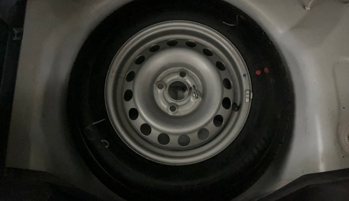 2017 Maruti Swift LXI (O), Petrol, Manual, 41,236 km, Spare Tyre