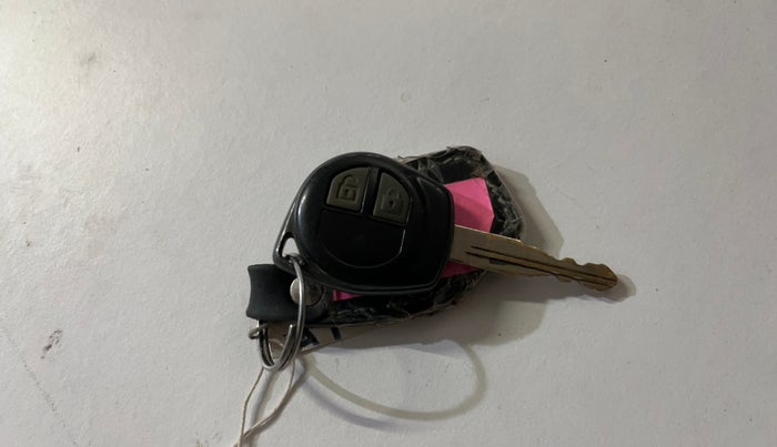 2017 Maruti Swift LXI (O), Petrol, Manual, 41,236 km, Key Close Up