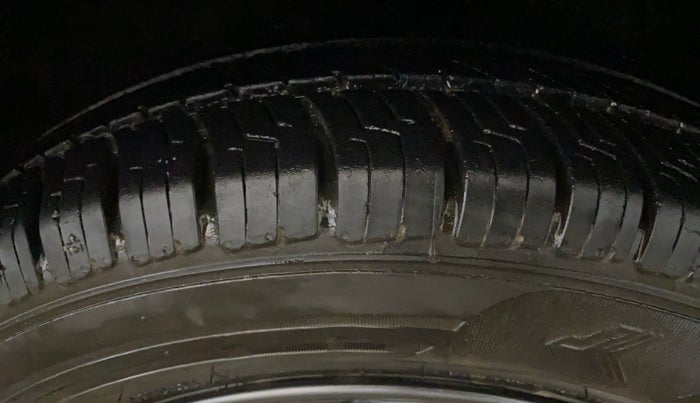 2021 Hyundai GRAND I10 NIOS SPORTZ 1.2 KAPPA VTVT CNG, CNG, Manual, 57,130 km, Right Front Tyre Tread