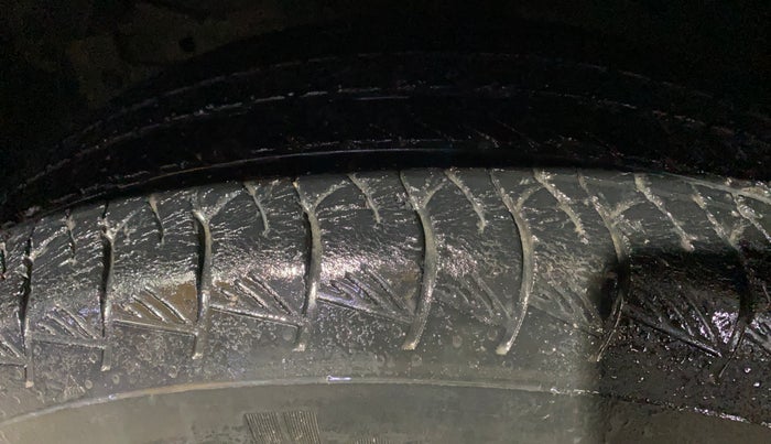 2022 Maruti Grand Vitara ALPHA SMART HYBRID, Petrol, Manual, 48,497 km, Left Front Tyre Tread