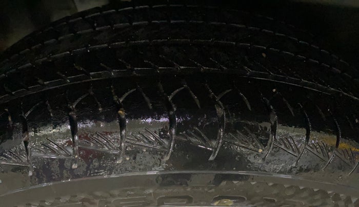 2022 Maruti Grand Vitara ALPHA SMART HYBRID, Petrol, Manual, 48,497 km, Right Rear Tyre Tread