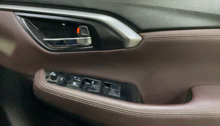 2022 Maruti Grand Vitara ALPHA SMART HYBRID, Petrol, Manual, 48,497 km, Driver Side Door Panels Control