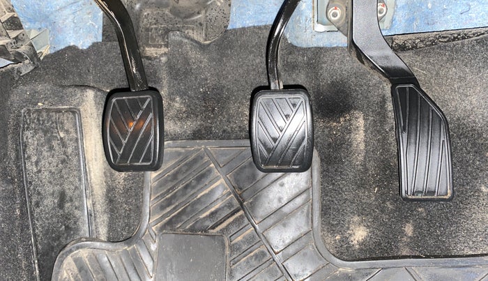 2022 Maruti Grand Vitara ALPHA SMART HYBRID, Petrol, Manual, 48,497 km, Pedals