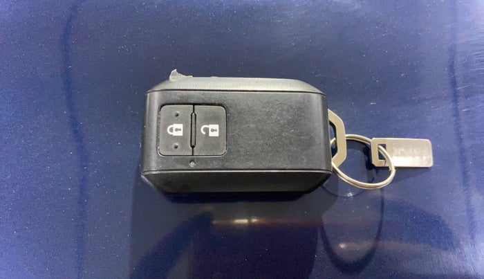 2022 Maruti Grand Vitara ALPHA SMART HYBRID, Petrol, Manual, 48,497 km, Key Close Up