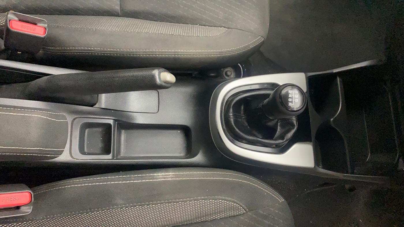 2019 Honda WR-V 1.5L I-DTEC VX MT, Diesel, Manual, 1,29,794 km, Gear Lever