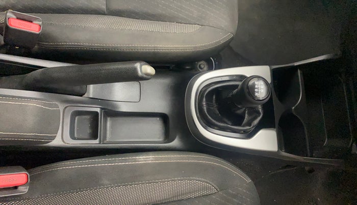 2019 Honda WR-V 1.5L I-DTEC VX MT, Diesel, Manual, 1,29,794 km, Gear Lever