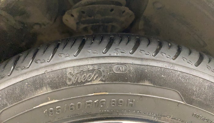 2019 Honda WR-V 1.5L I-DTEC VX MT, Diesel, Manual, 1,29,794 km, Right Front Tyre Tread