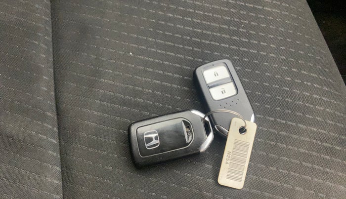 2019 Honda WR-V 1.5L I-DTEC VX MT, Diesel, Manual, 1,29,794 km, Key Close Up