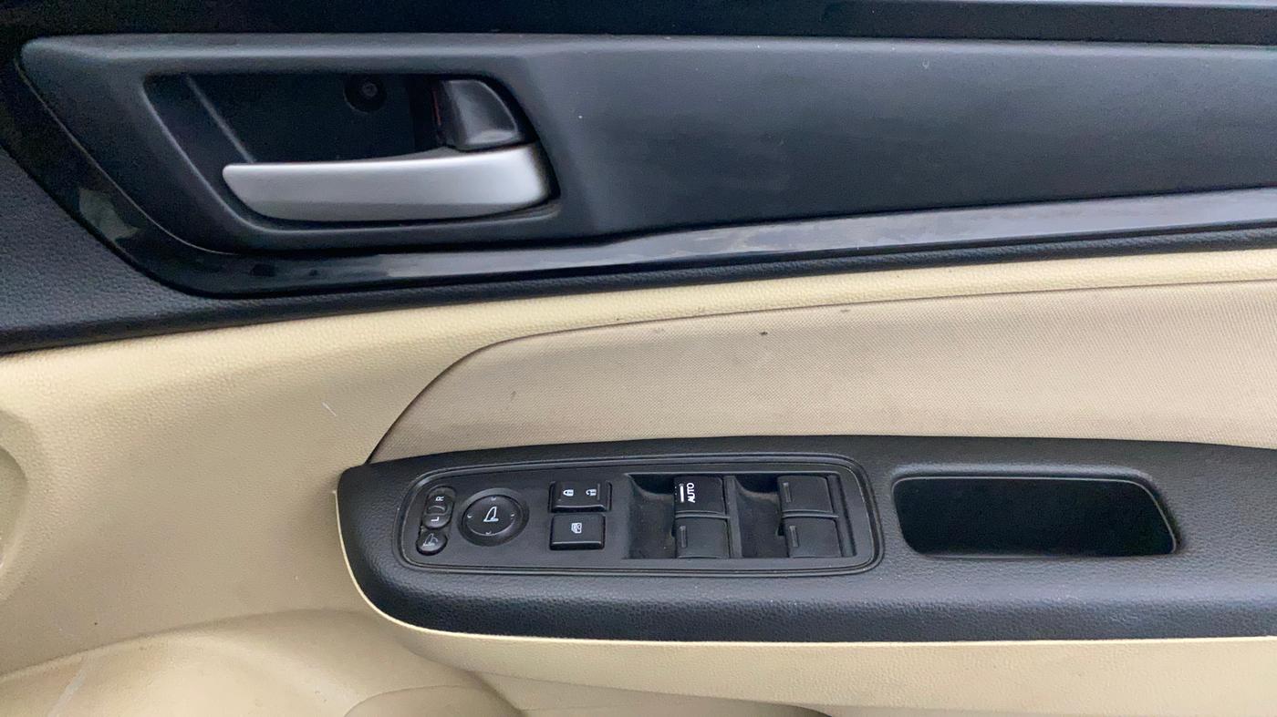 2021 Honda Amaze 1.2L I-VTEC VX CVT, Petrol, Automatic, 57,871 km, Driver Side Door Panels Control