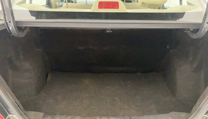 2016 Maruti Swift Dzire VXI, Petrol, Manual, 49,213 km, Boot Inside