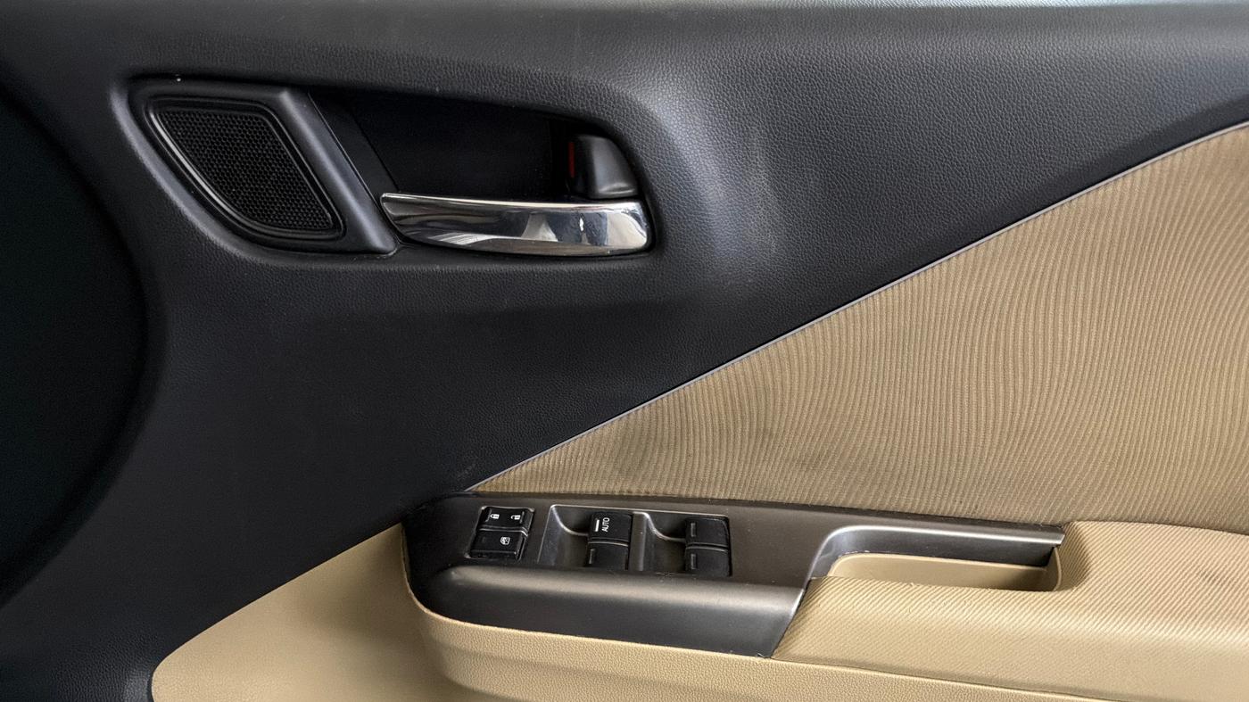 2015 Honda City 1.5L I-VTEC V MT, Petrol, Manual, 32,396 km, Driver Side Door Panels Control