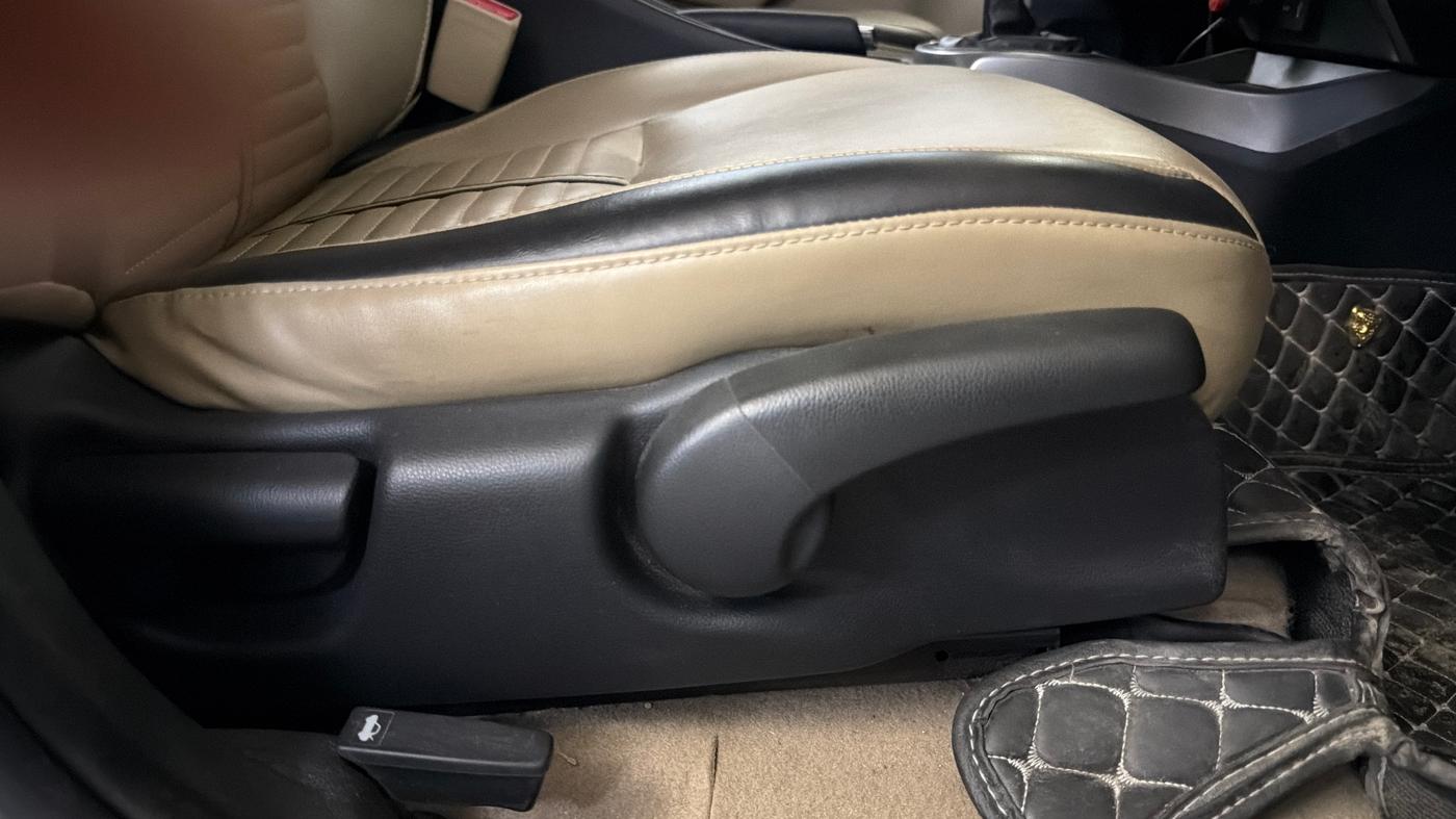 2015 Honda City 1.5L I-VTEC V MT, Petrol, Manual, 32,396 km, Driver Side Adjustment Panel