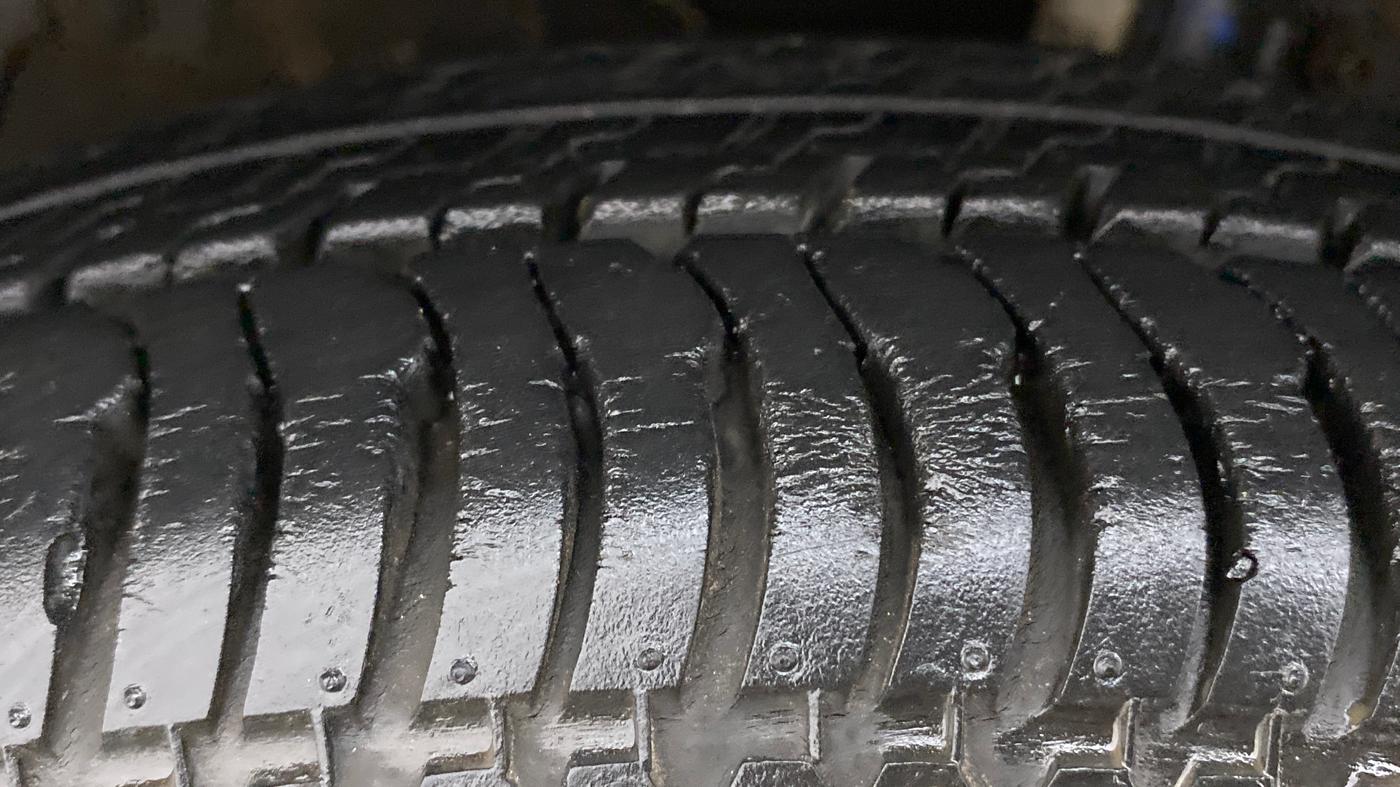 2015 Maruti Swift Dzire VXI AT, Petrol, Automatic, 19,080 km, Left Front Tyre Tread