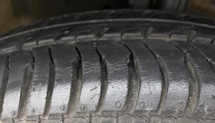 2015 Maruti Swift Dzire VXI AT, Petrol, Automatic, 19,080 km, Right Front Tyre Tread