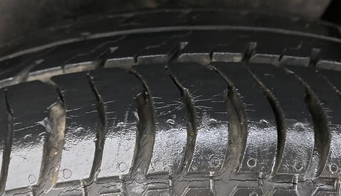 2015 Maruti Swift Dzire VXI AT, Petrol, Automatic, 19,080 km, Left Rear Tyre Tread