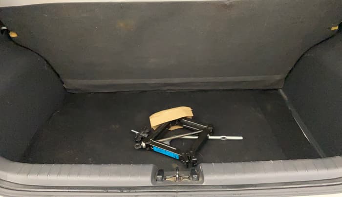 2023 Hyundai GRAND I10 NIOS MAGNA 1.2 KAPPA VTVT, Petrol, Manual, 74,931 km, Boot Inside
