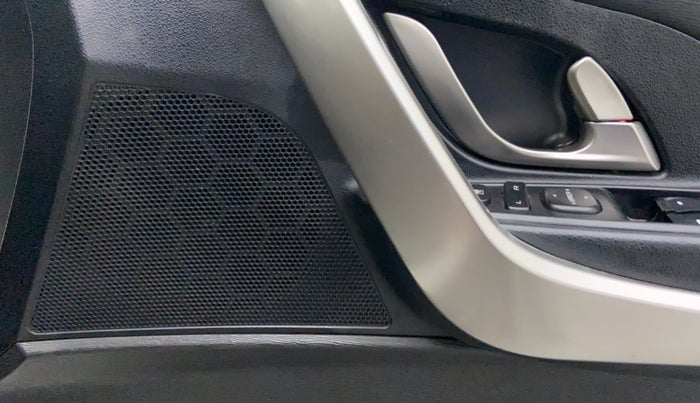2018 Mahindra XUV500 W9, Diesel, Manual, 45,996 km, Speaker