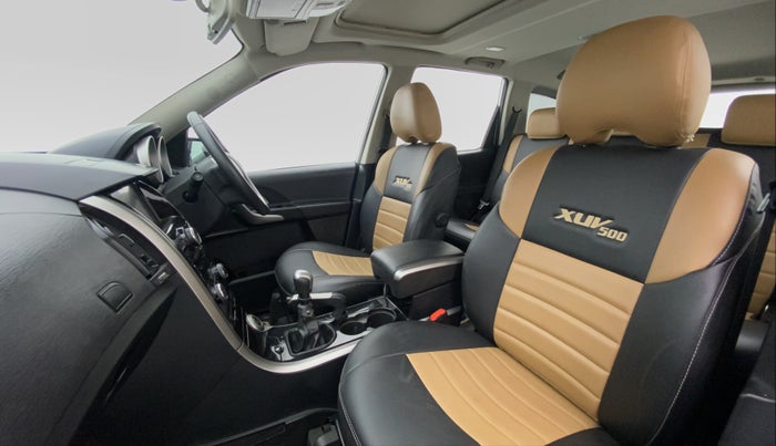 2018 Mahindra XUV500 W9, Diesel, Manual, 45,996 km, Right Side Front Door Cabin