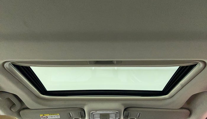 2018 Mahindra XUV500 W9, Diesel, Manual, 45,996 km, Moonroof/ Sunroof