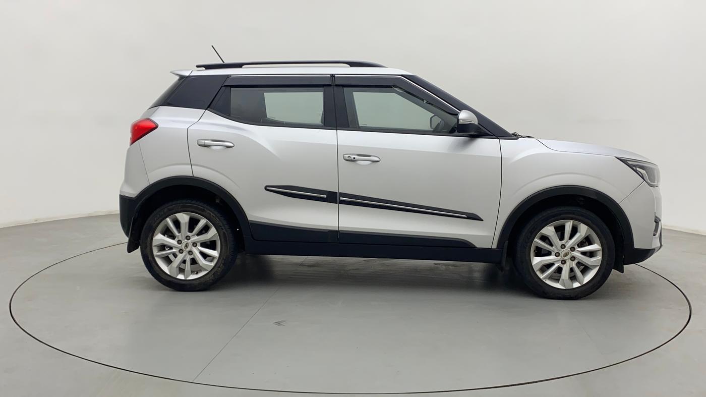 2020 Mahindra XUV300 W8 1.2 PETROL, Petrol, Manual, 30,717 km, Right Side View