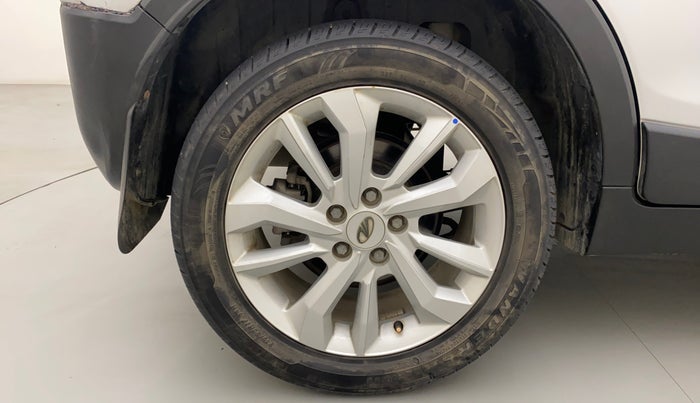 2020 Mahindra XUV300 W8 1.2 PETROL, Petrol, Manual, 30,717 km, Right Rear Wheel