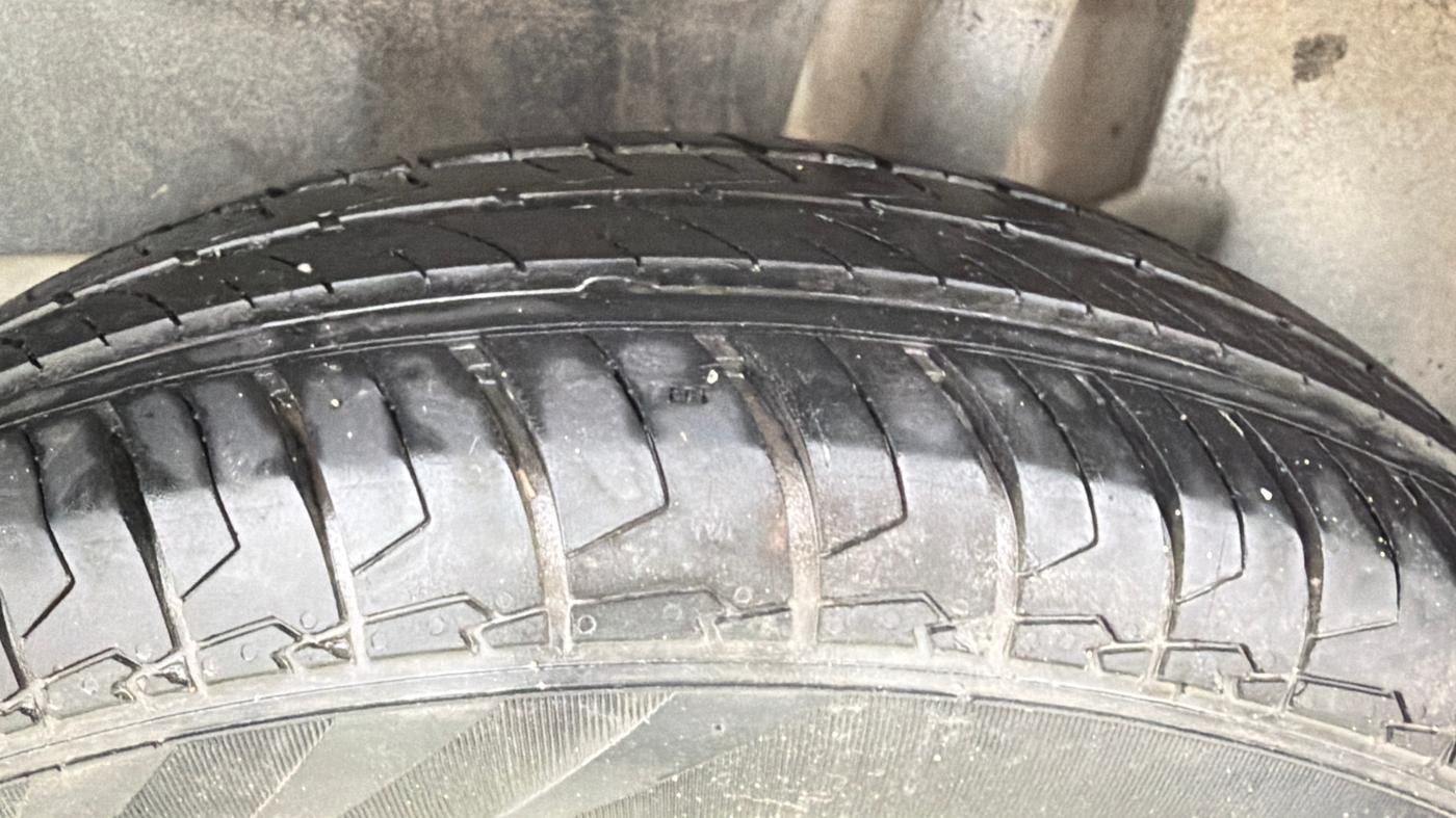 2022 Maruti Swift VXI AMT, Petrol, Automatic, 52,522 km, Left Rear Tyre Tread