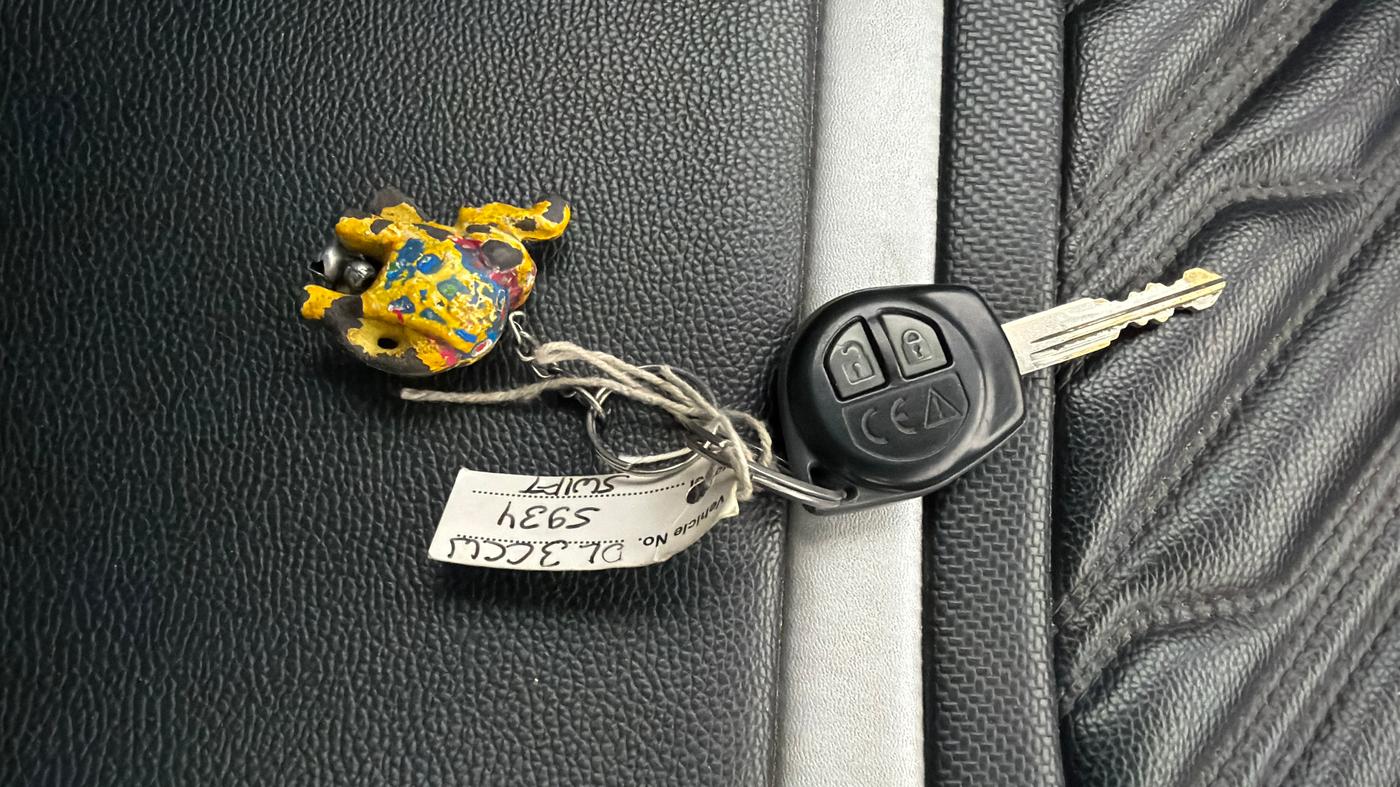 2022 Maruti Swift VXI AMT, Petrol, Automatic, 52,522 km, Key Close Up