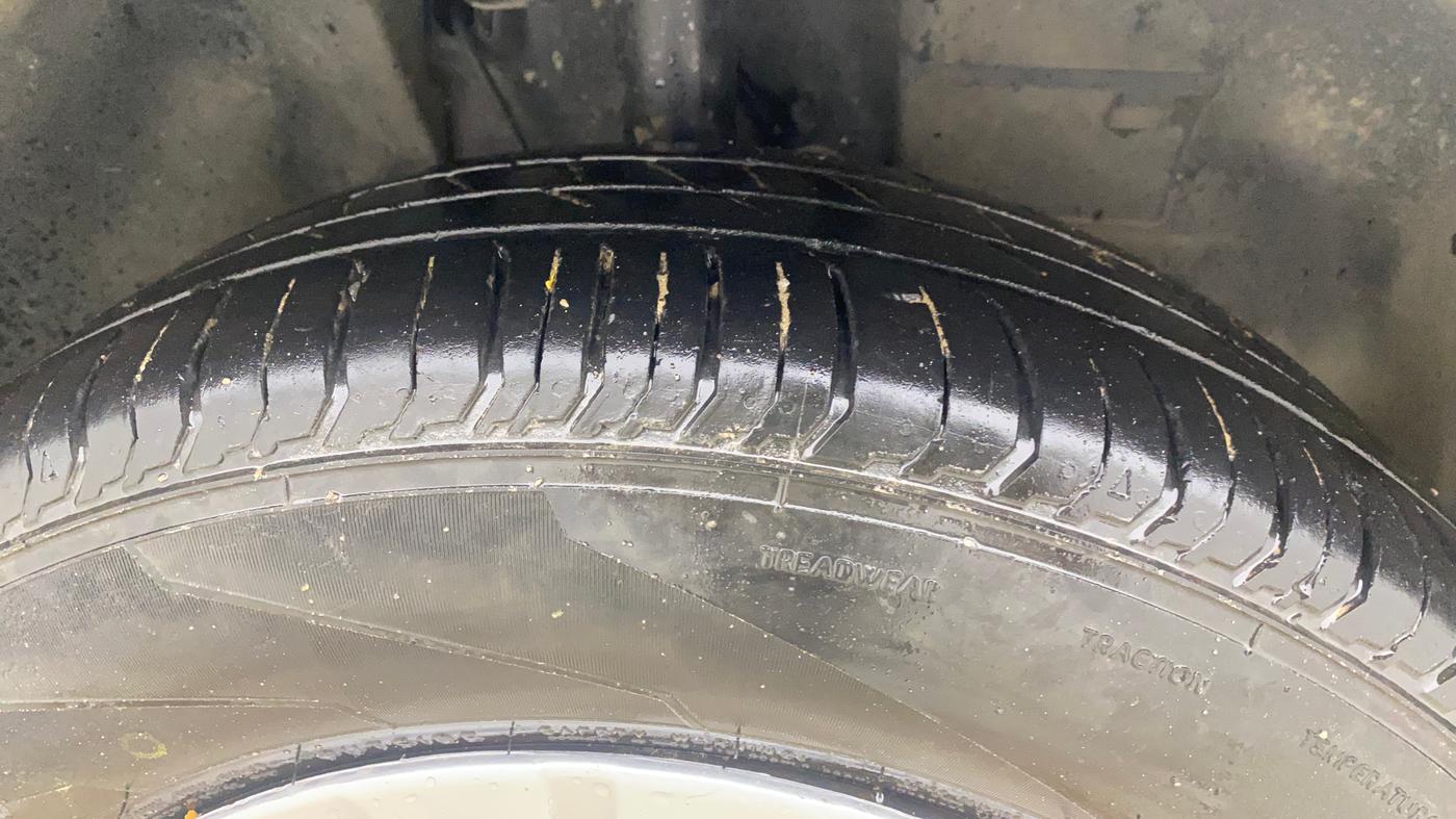 2022 Tata PUNCH ADVENTURE MT, CNG, Manual, 1,33,407 km, Right Front Tyre Tread