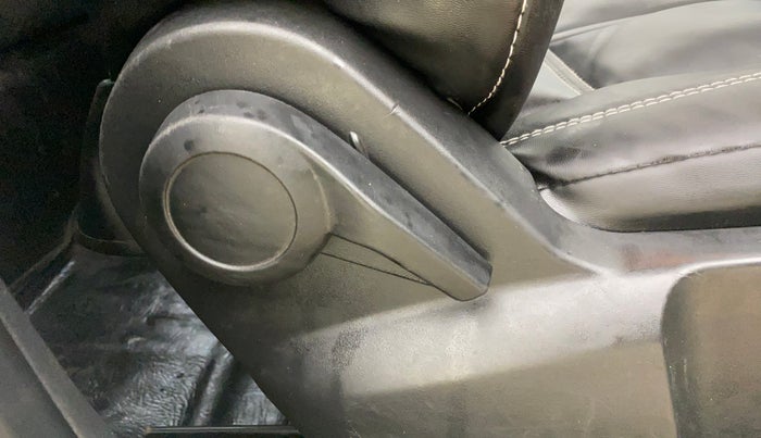 2022 Tata PUNCH ADVENTURE MT, CNG, Manual, 1,33,323 km, Driver Side Adjustment Panel